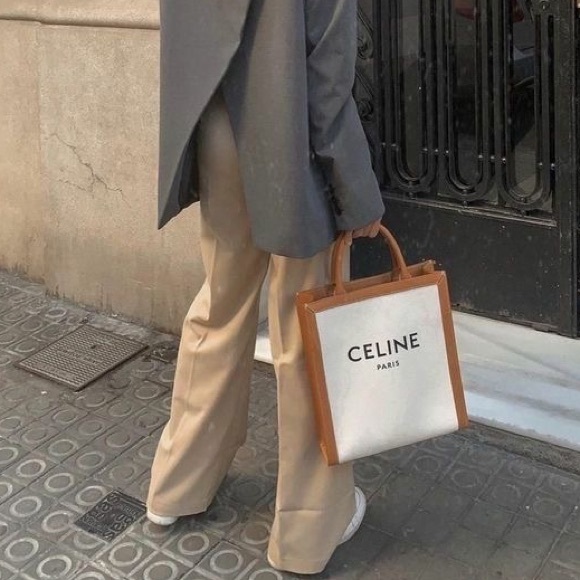 Celine Vertical shopping bag in beige canvas and brown leather - Picture 11 of 13